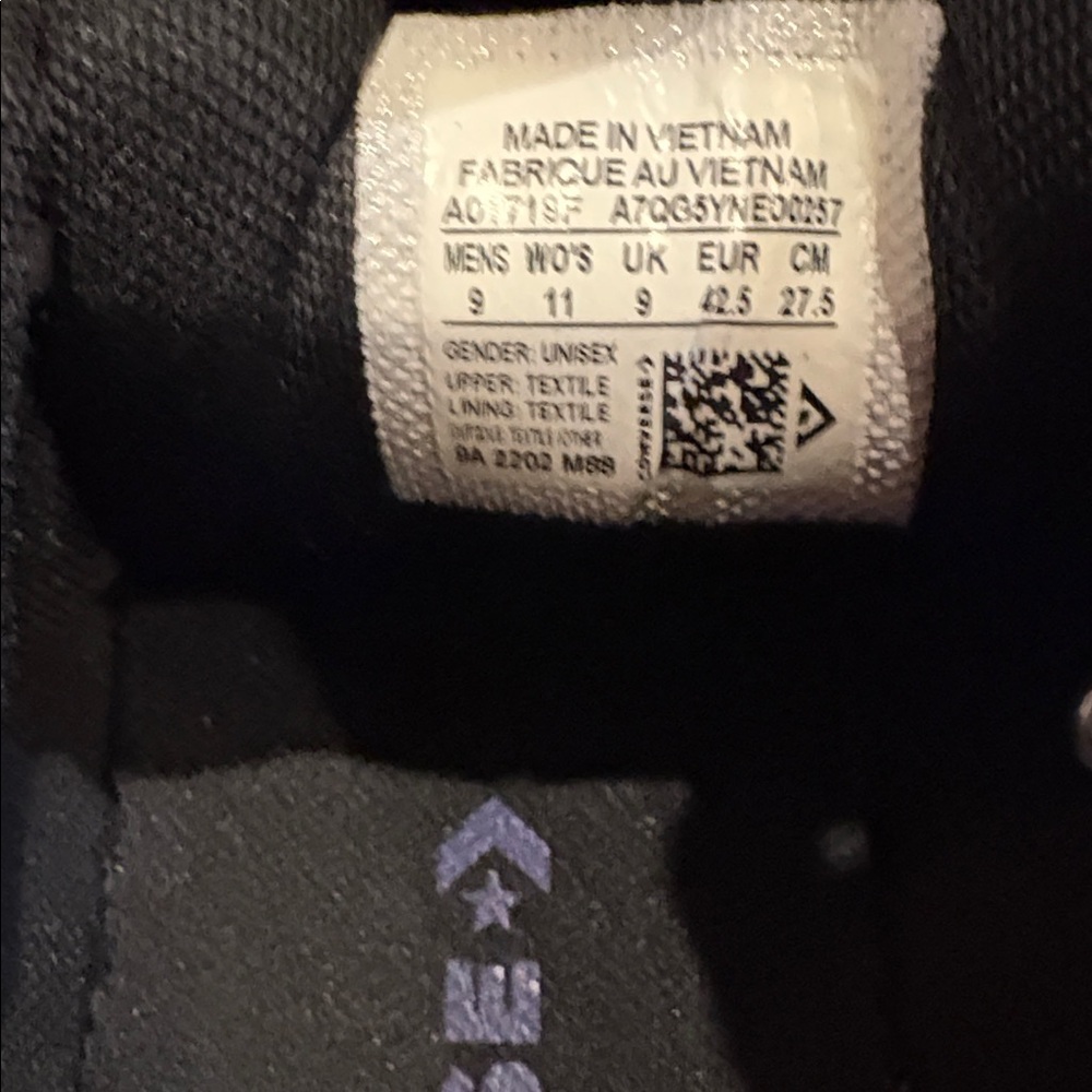 Converse Black and White Sneakers - Picture 6 of 7